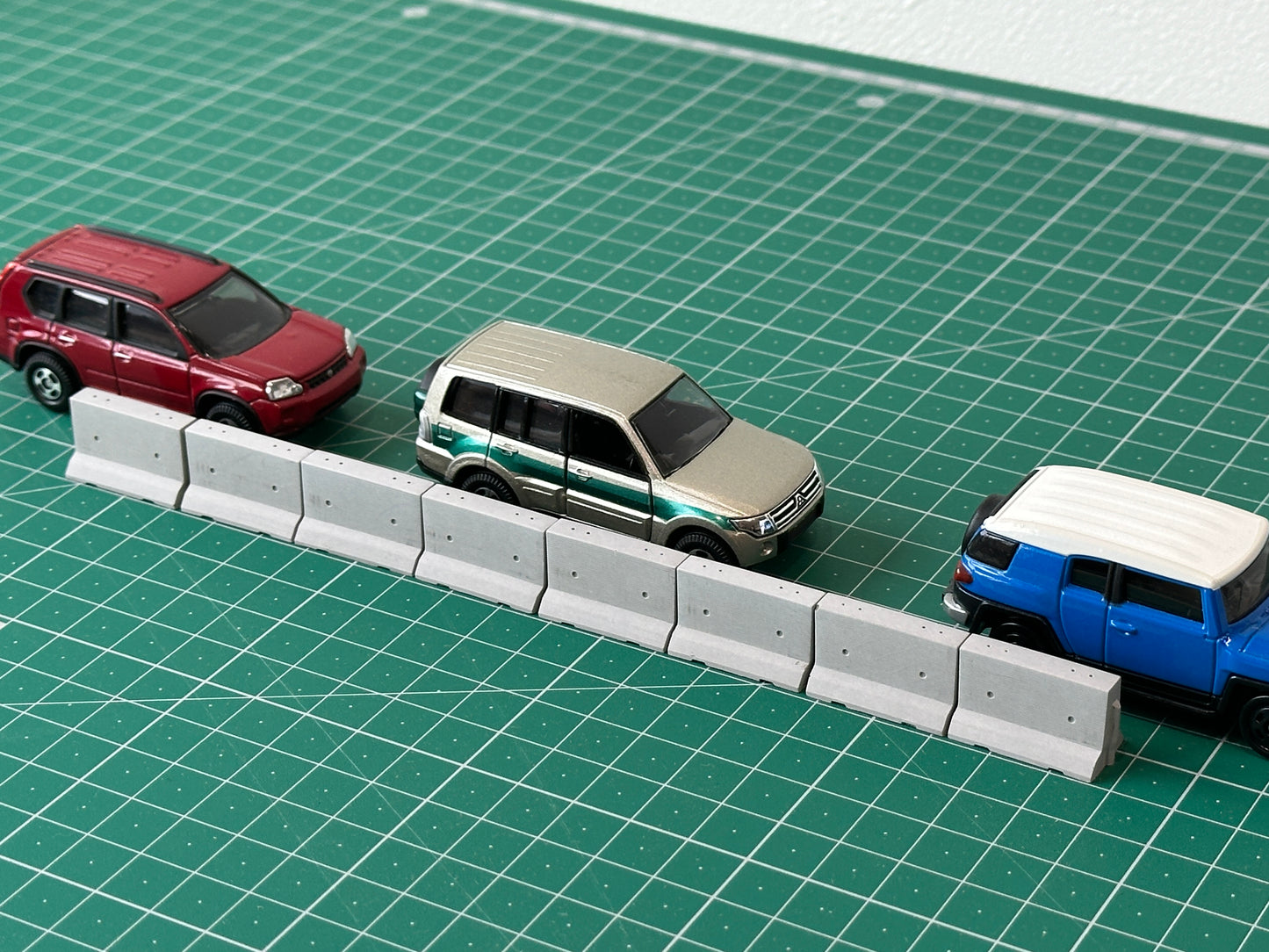 むさじじ 手作りセメント ジオラマ 1:64 コンクリート防護柵 香港製