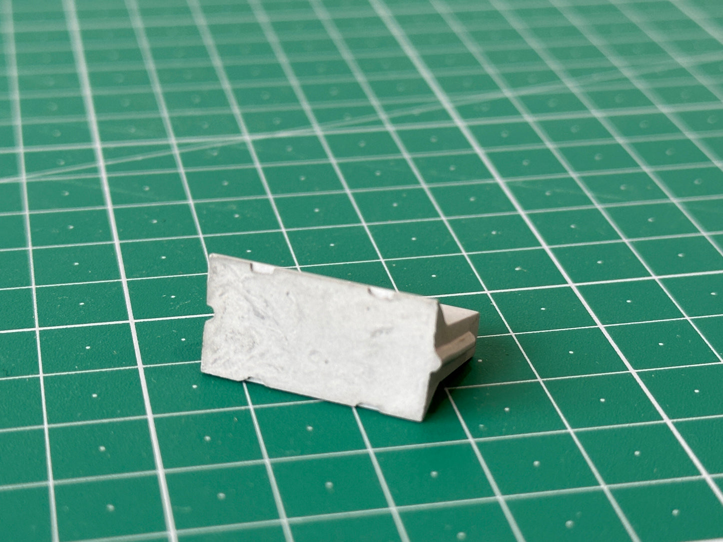 むさじじ 手作りセメント ジオラマ 1:64 コンクリート防護柵 香港製