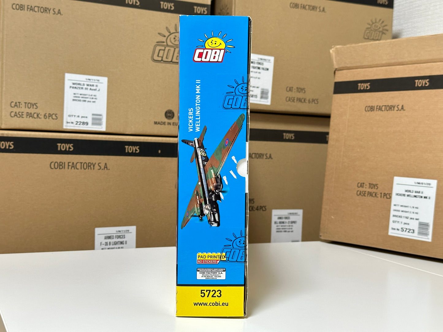 コビー COBI 5723 Vickers Wellington MKII 爆撃機 1/37