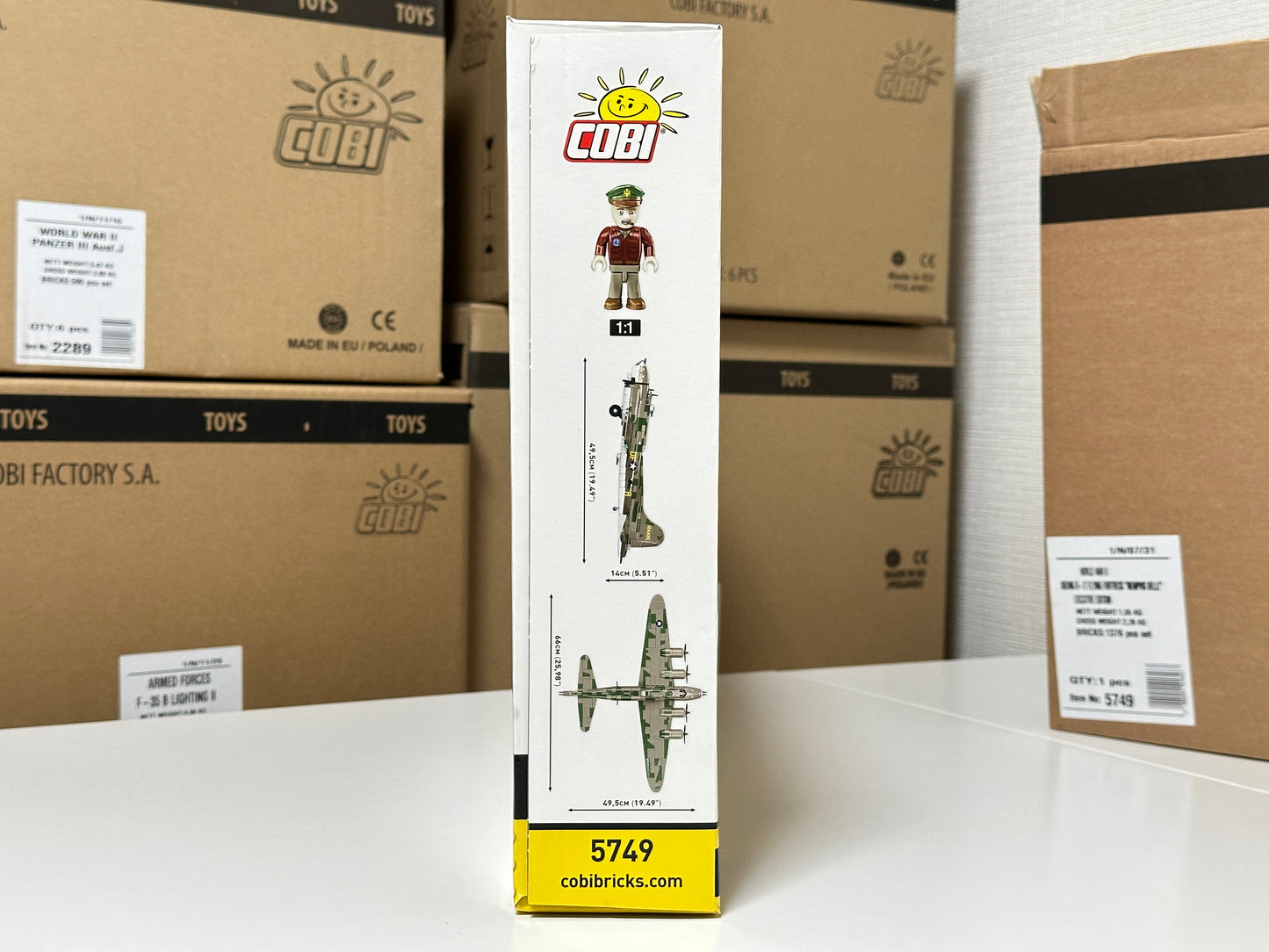 コビー COBI 5749 Boeing B-17F Flying Fortress "Memphis Belle" 爆撃機 1/48