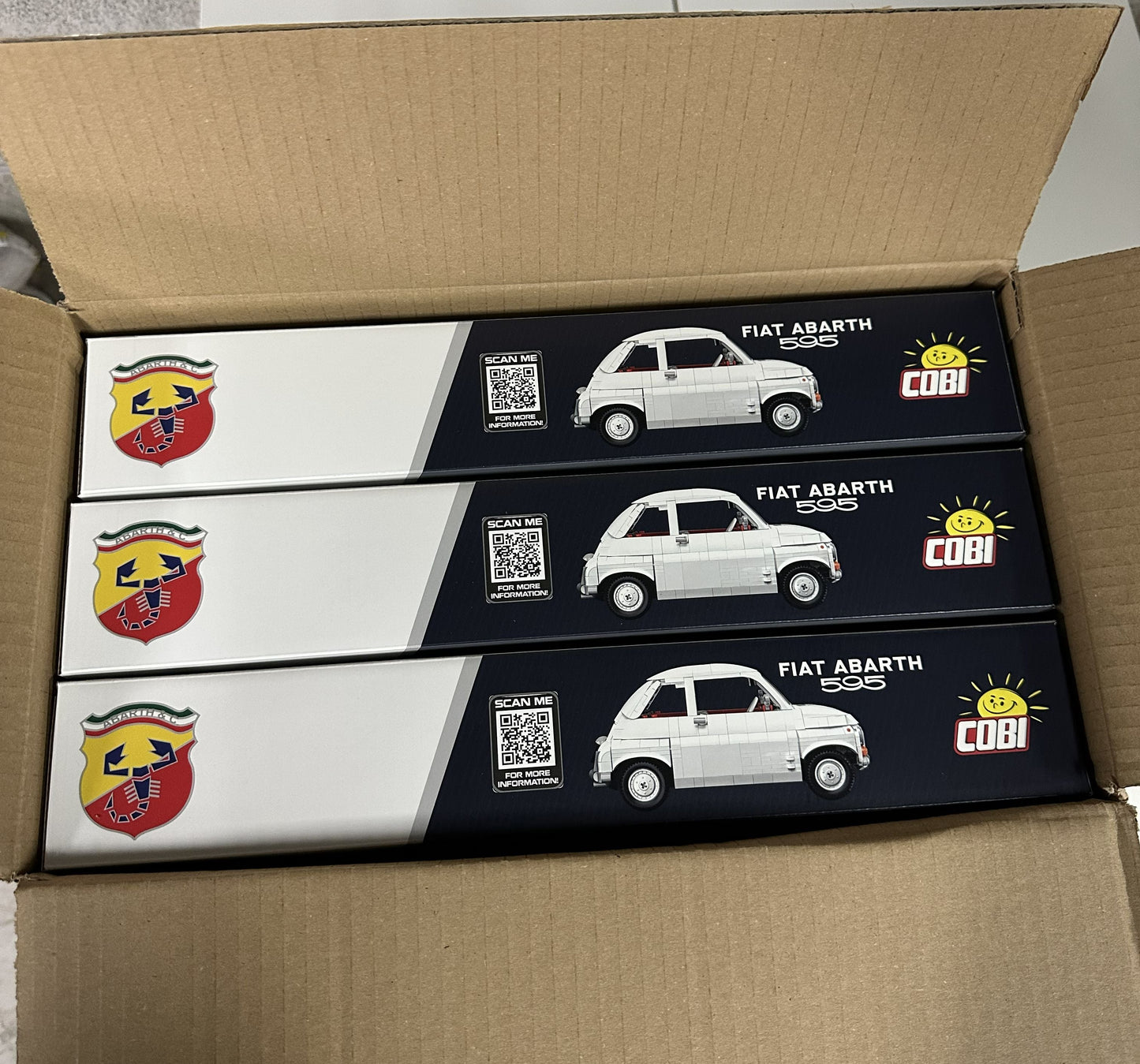 コビー COBI 24354 フィアット アバルトCARS Fiat 500 Abarth EU製（ポーランド Poland）LEGO 対応ブロック
