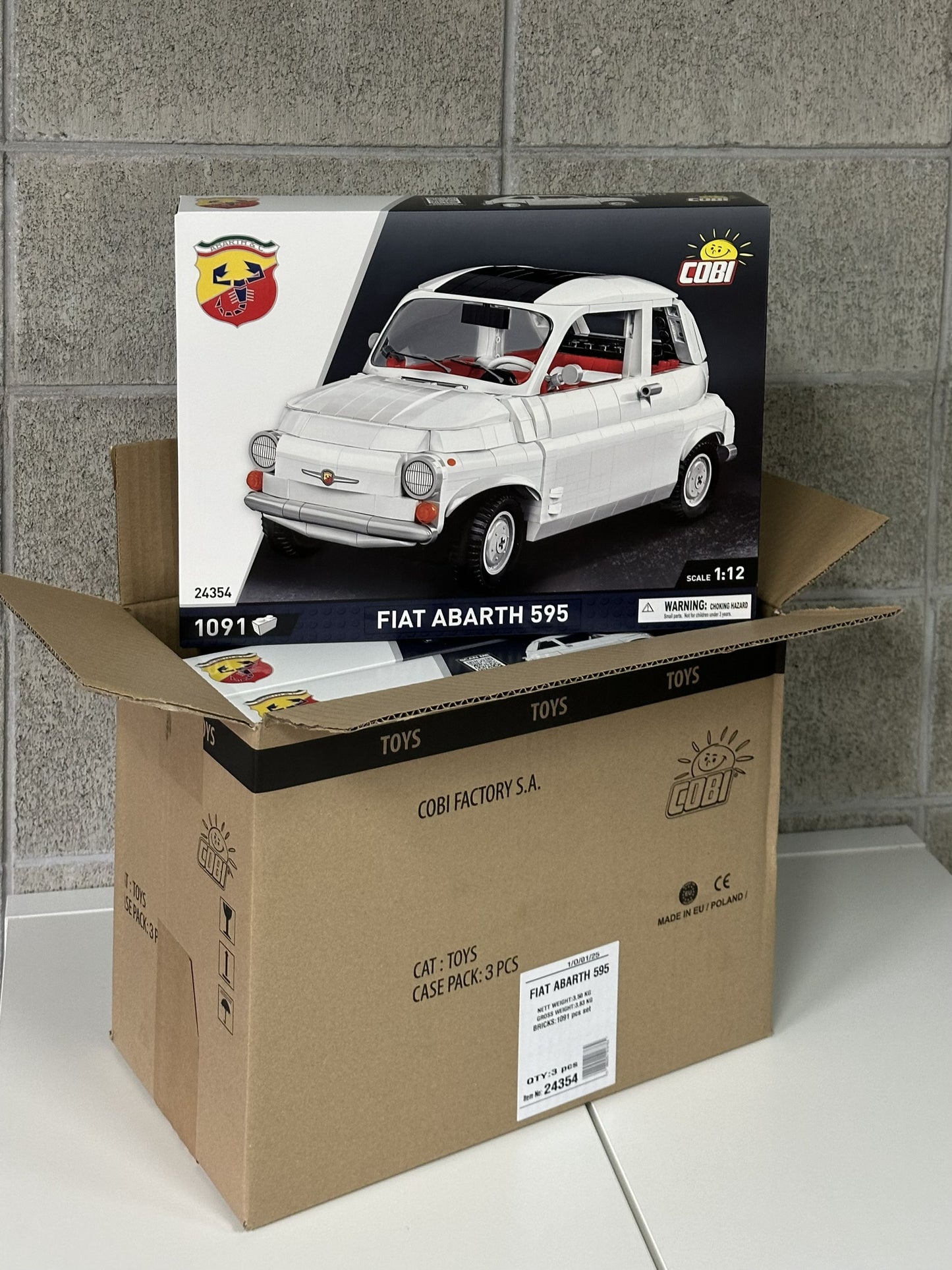 コビー COBI 24354 フィアット アバルトCARS Fiat 500 Abarth EU製（ポーランド Poland）LEGO 対応ブロック