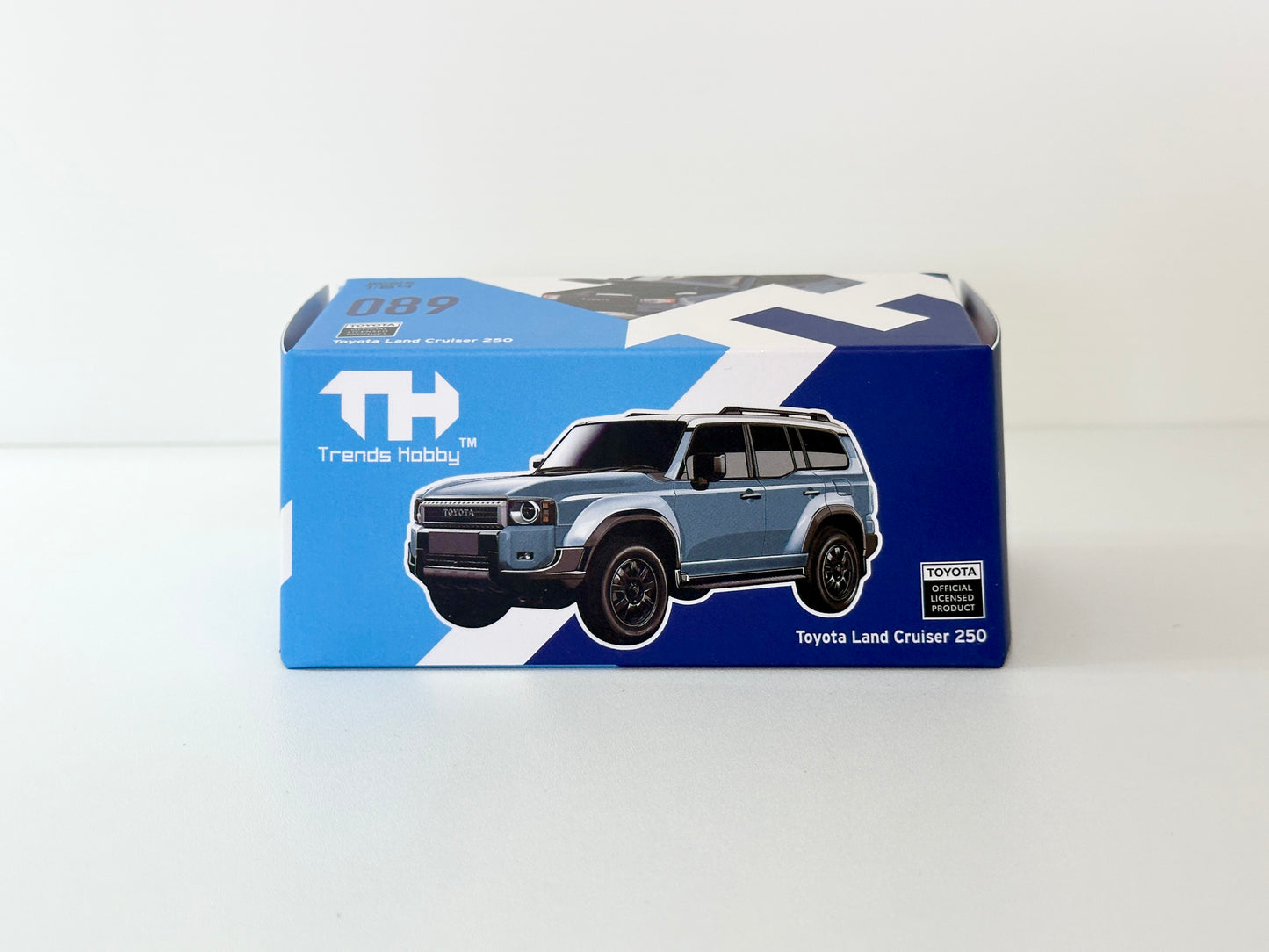 Trends Hobby トレンドホビー Diecast 1/64 Toyota Land Cruiser 250 トヨタ ランドクルーザー 241079(B) ブルー