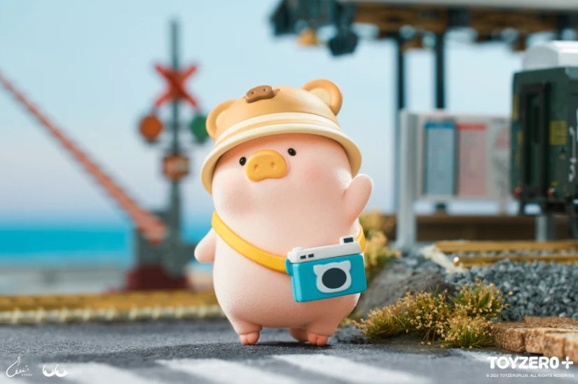 LuLu the Piggy - Travel